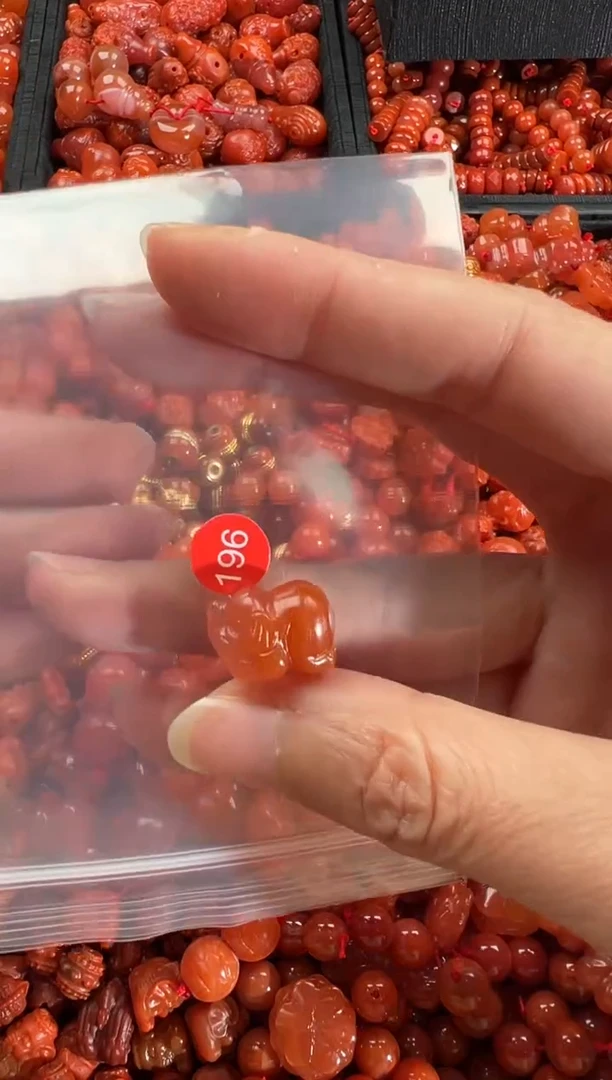 【闪购商品】南红玛瑙颈饰未镶嵌1