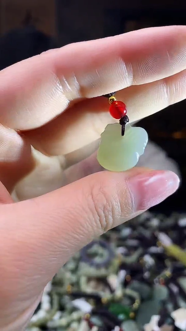 颈饰未镶嵌和田玉多样性发货，拍一发一