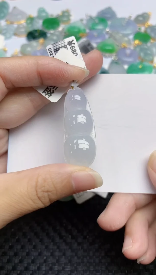 翡翠18K金镶嵌颈饰天然翡翠A货