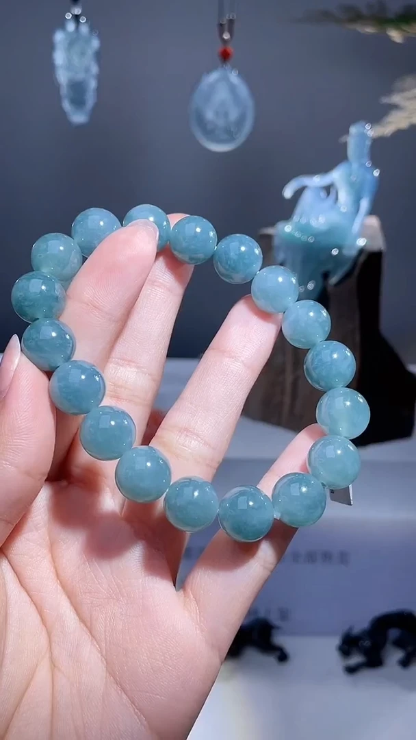 颈饰未镶嵌翡翠手串