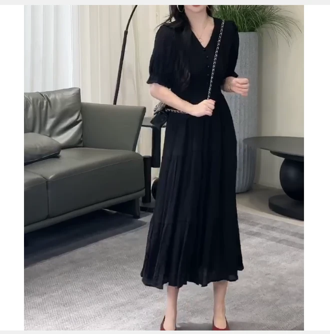 2025春季新款网红同款洋气减龄气质休闲连衣裙女心随2