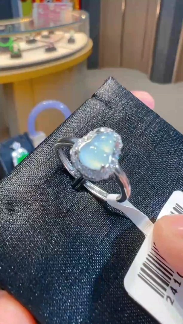 【闪购商品】翡翠戒指合金多样性发货一件