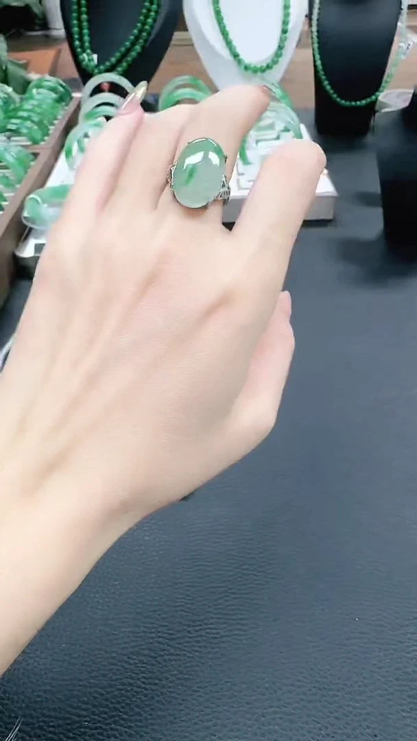 未镶嵌1石英质玉（非洲翠）/8057