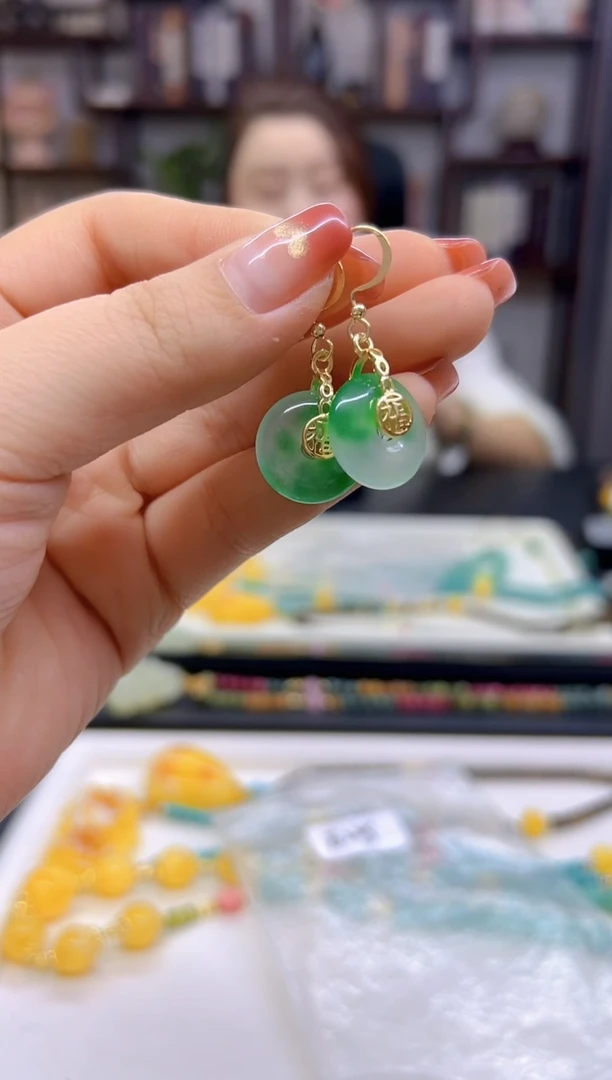 【闪购商品】翡翠耳饰14K金镶嵌耳勾E225