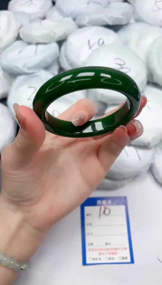 未镶嵌手镯石英质玉16/5556