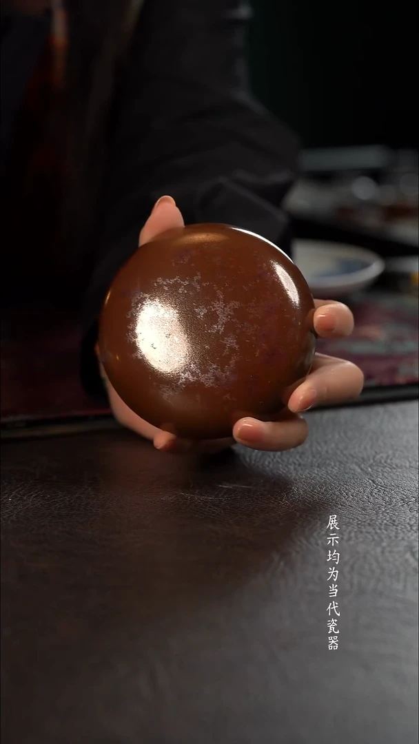 笑****聚澜堂红金花釉印泥盒