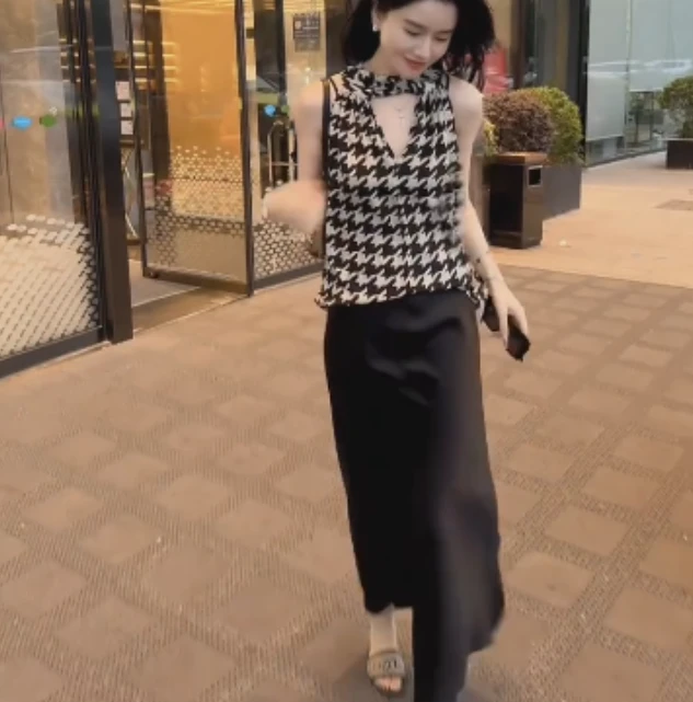 2025夏季时尚潮流百搭精品女装初RIE2