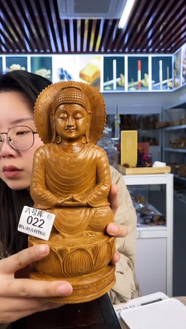 【闪购商品】檀香木六号库022-工艺品佛像905克