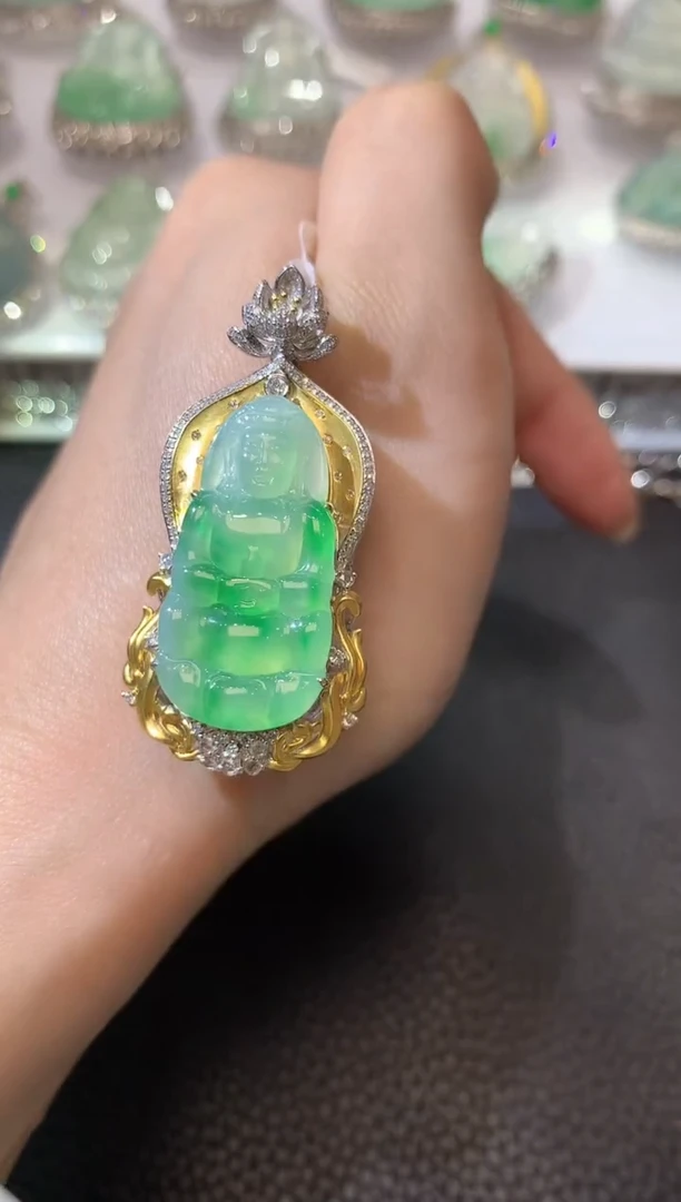 【闪购商品】翡翠吊坠(不含链)18K金镶嵌C58