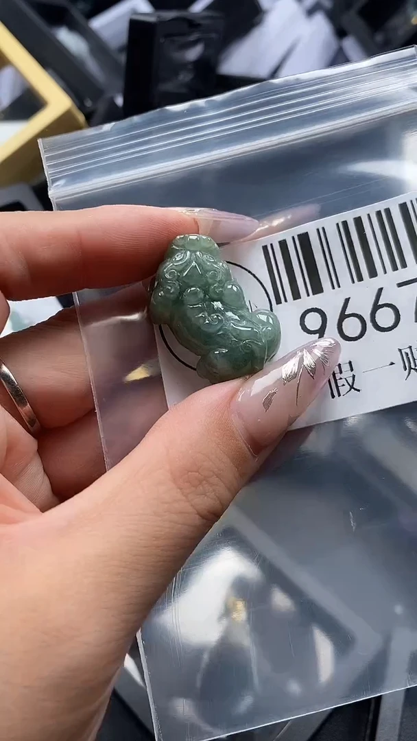 吊坠(不含链)未镶嵌翡翠9667