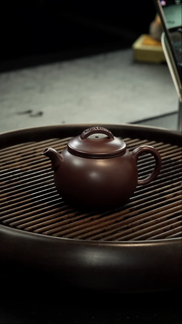 茶壶紫砂底槽清紫罗兰  圆瓦壶