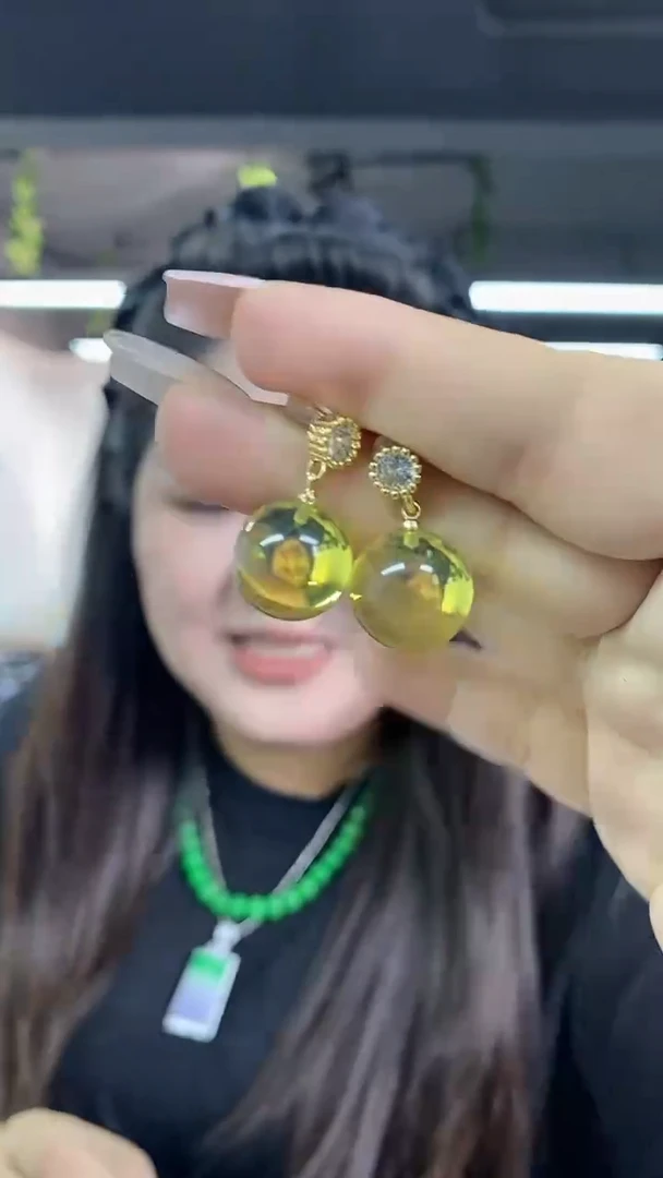 未镶嵌蓝珀裸石多样性发其一颜色微差