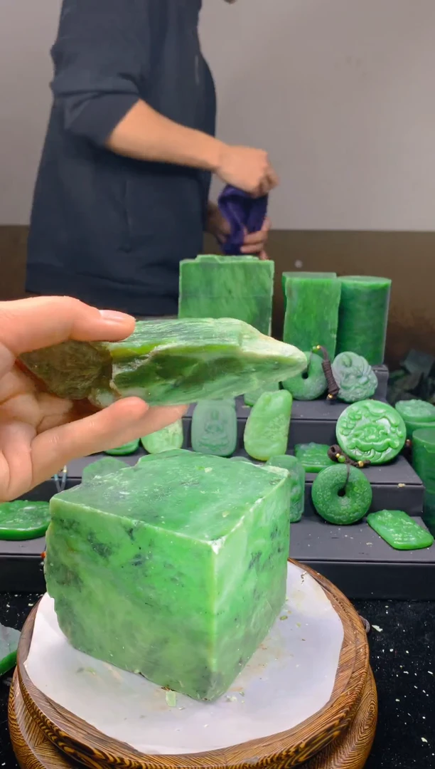 未镶嵌和田玉珠宝半成品1