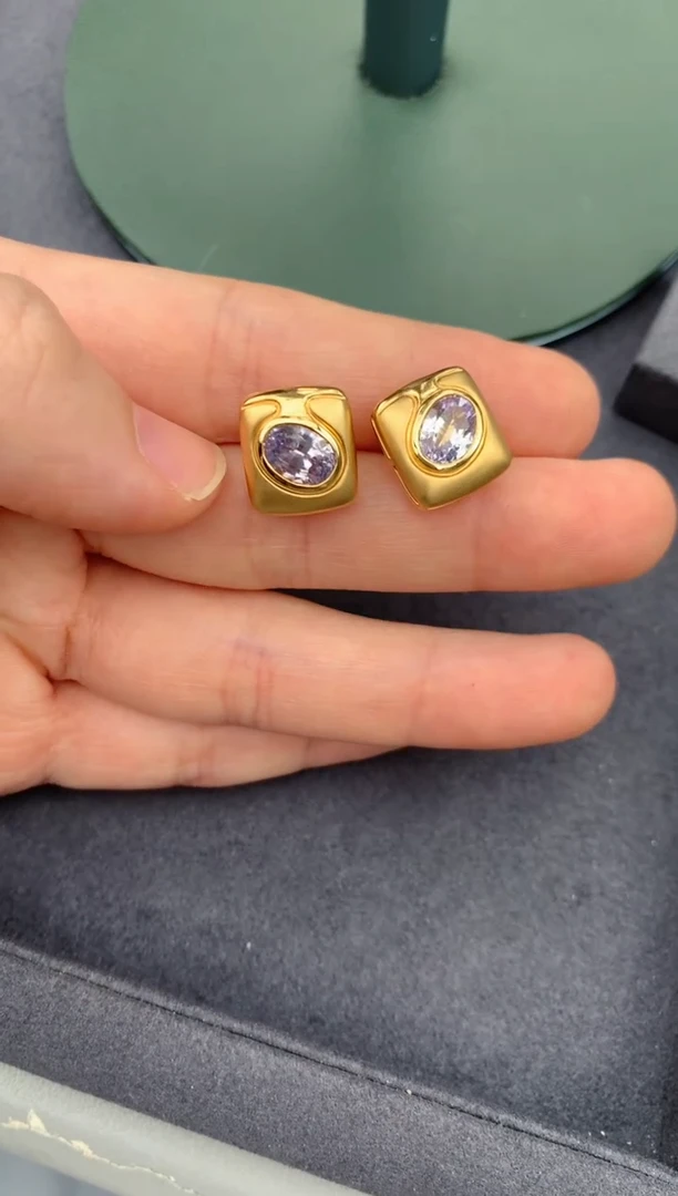 18K金镶嵌耳钉尖晶石1.7ct尖晶石 DF