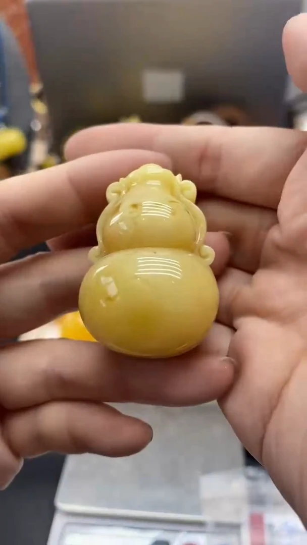 琥珀未镶嵌珠宝奇石1127