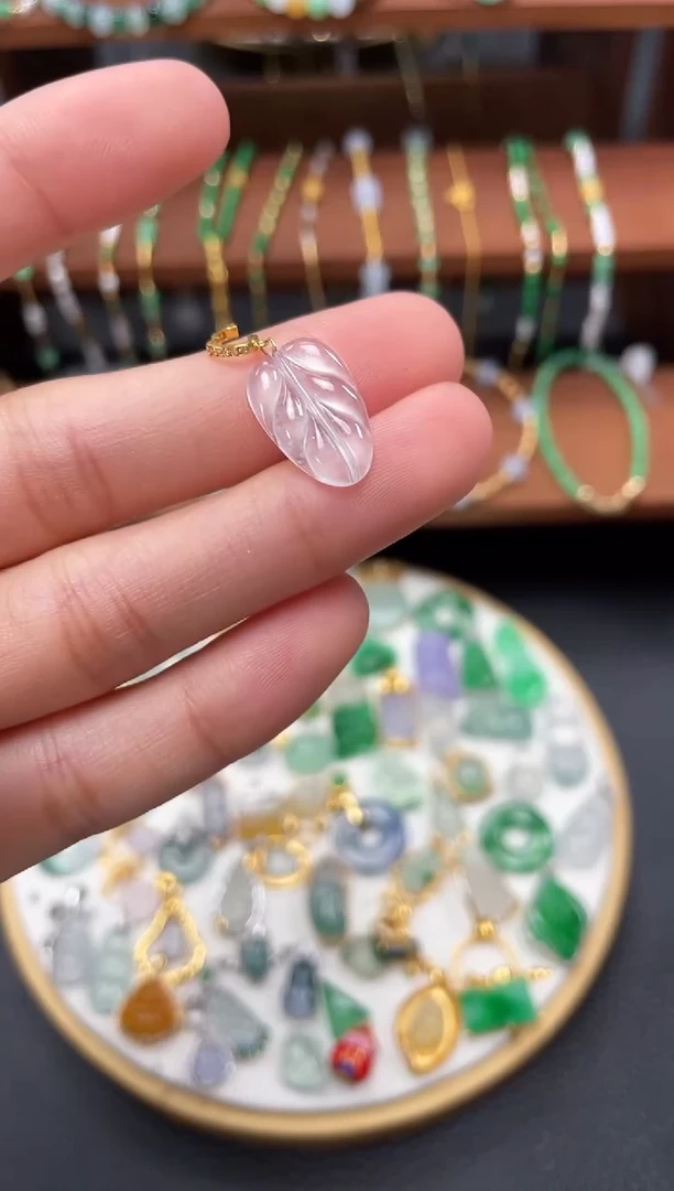 【闪购商品】翡翠吊坠(不含链)18K金镶嵌一个   JK157
