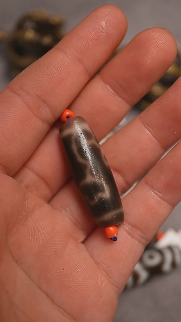 未镶嵌颈饰玛瑙/玉髓巴**丁1