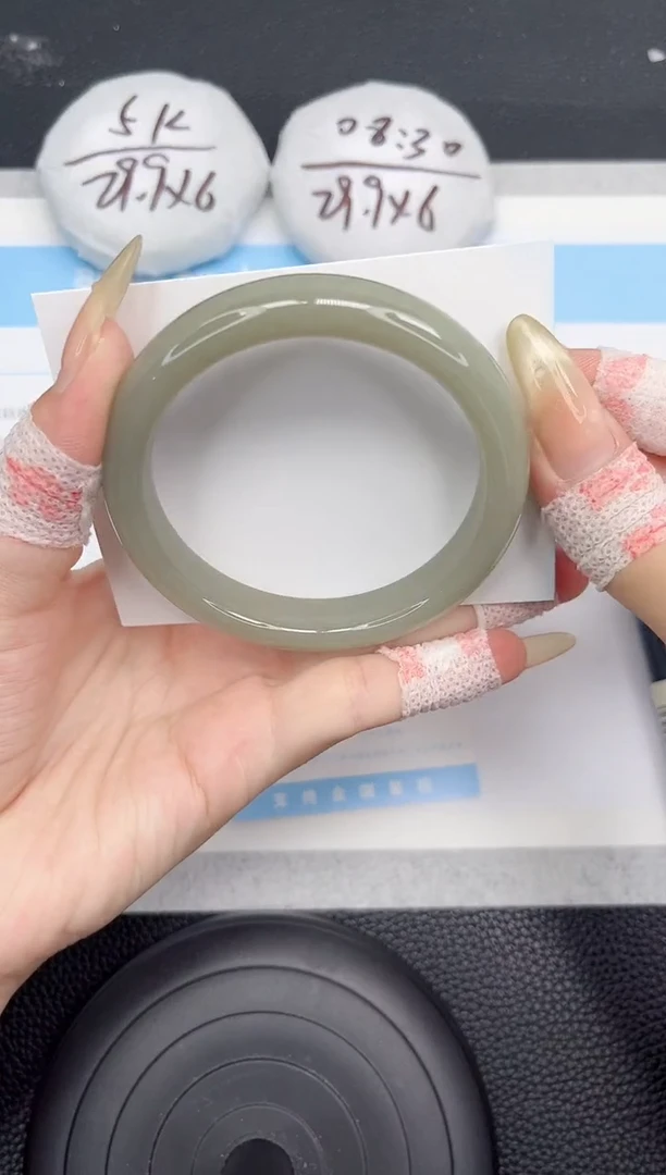 石英质玉手镯未镶嵌61-58.6