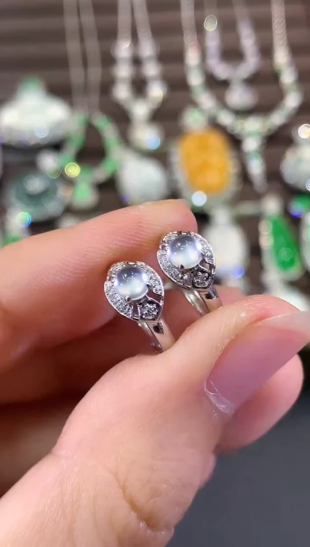 18K金镶嵌翡翠耳饰B86