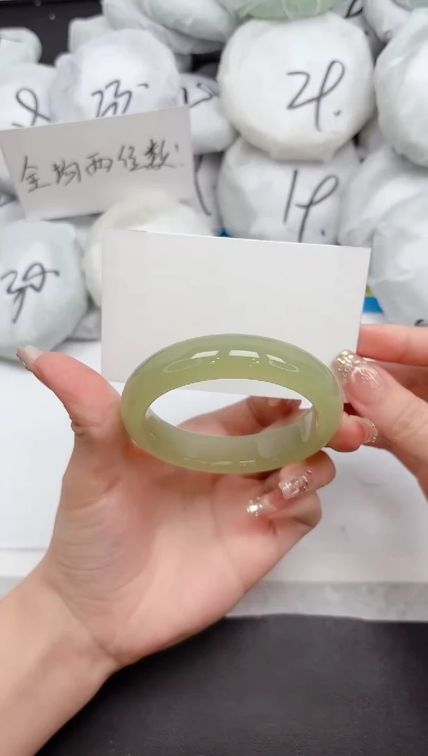 未镶嵌手镯石英质玉172-54.1