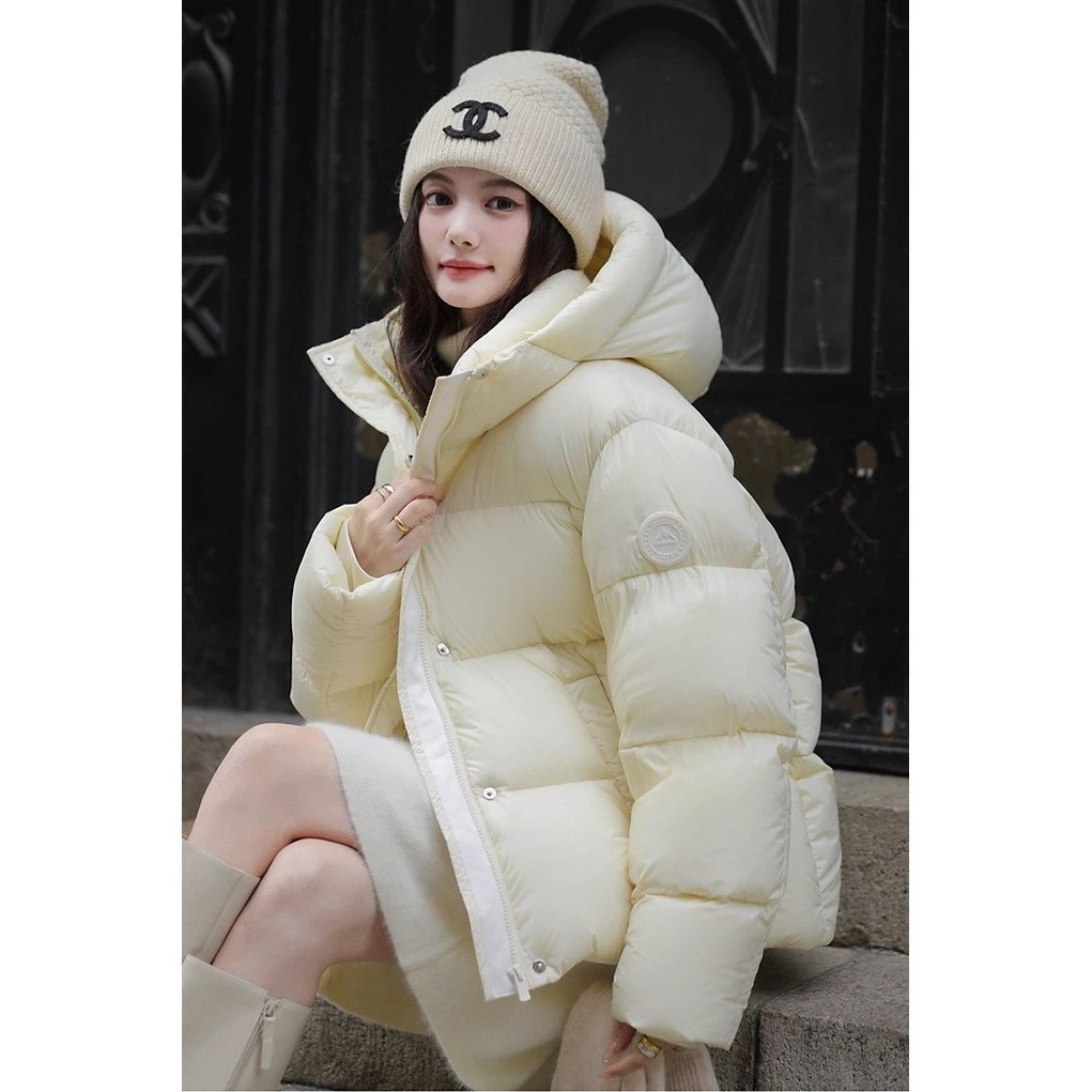 波司豋旗下联名TUGGIFT雪山系列高端白鸭绒羽绒服短款女2025时尚