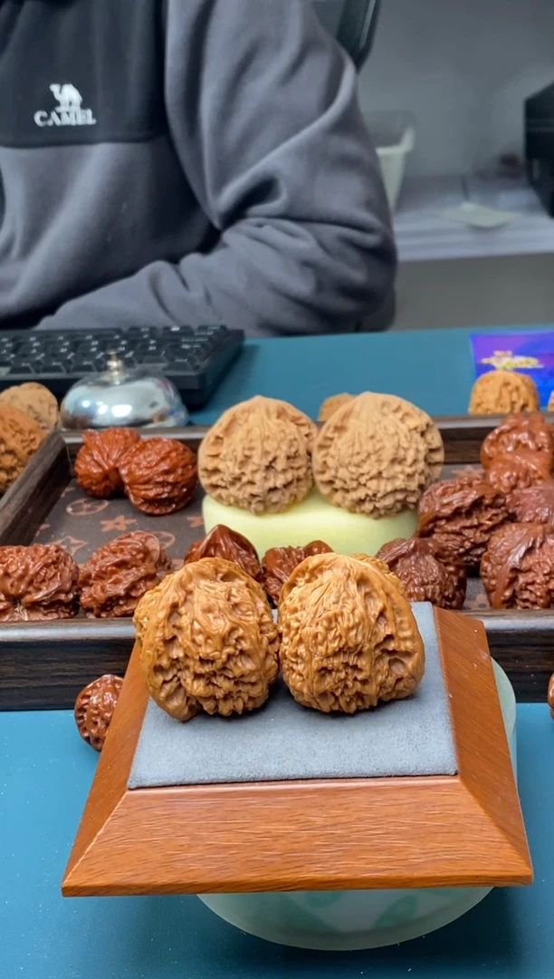把件文玩核桃凯*森南疆石a519