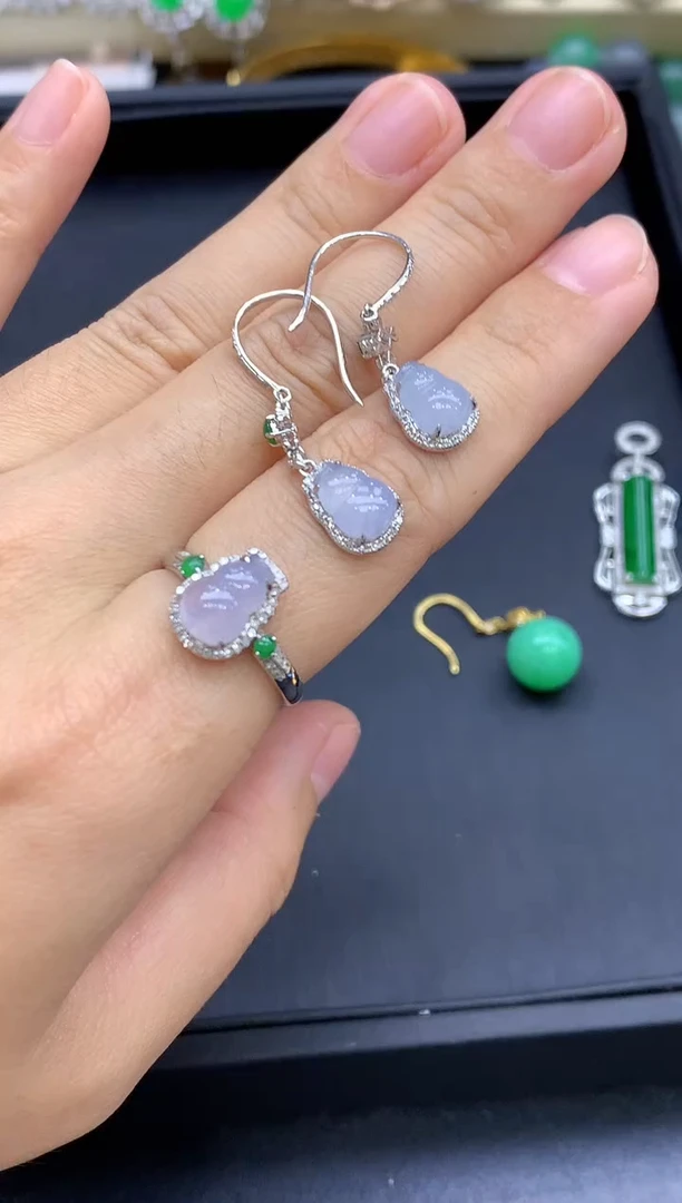 18K金镶嵌戒指翡翠559-中国好珍宝