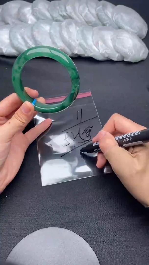 石英质玉（非洲翠）手镯未镶嵌非洲翠A货拍一发一11