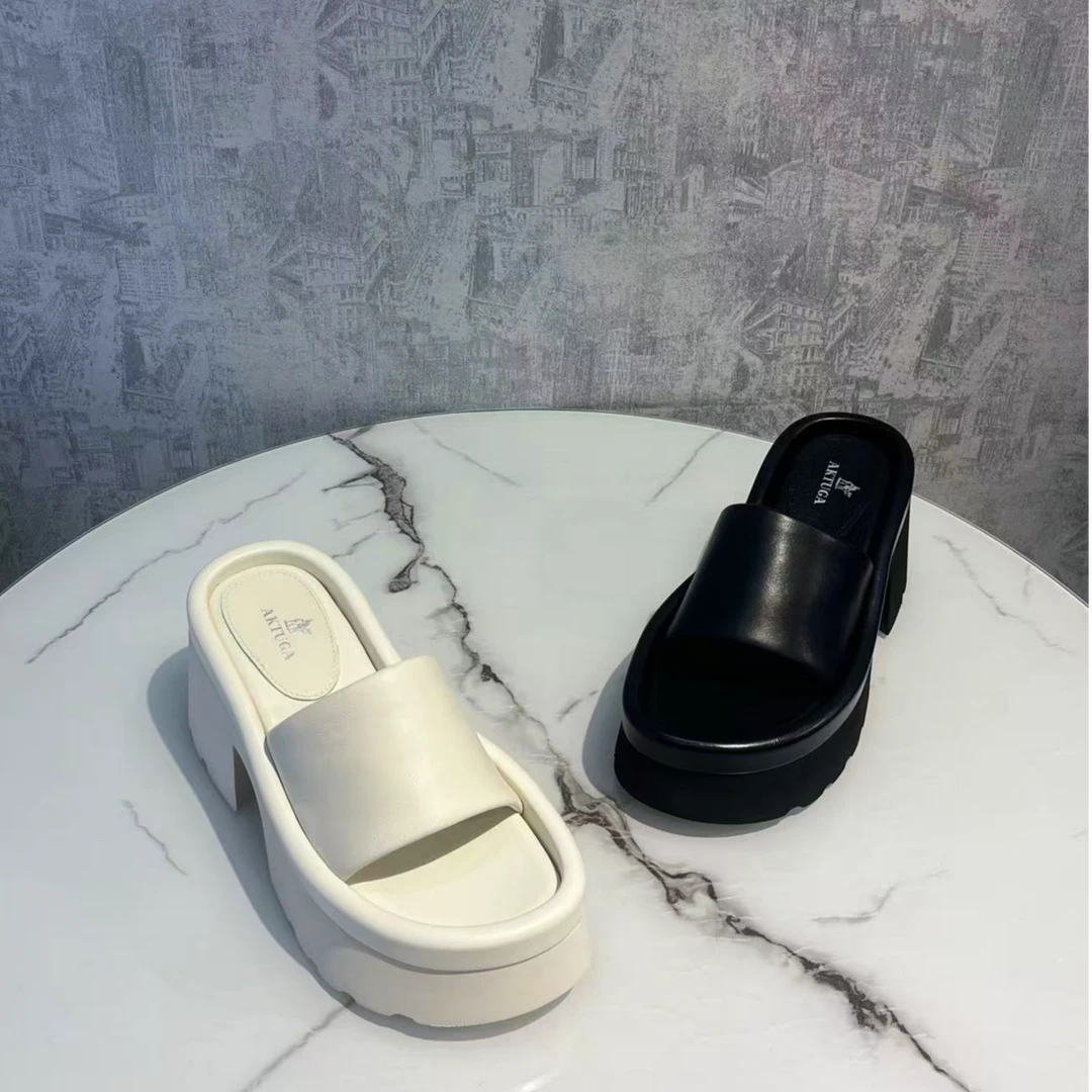 72-2新款时尚百搭爆款拖鞋