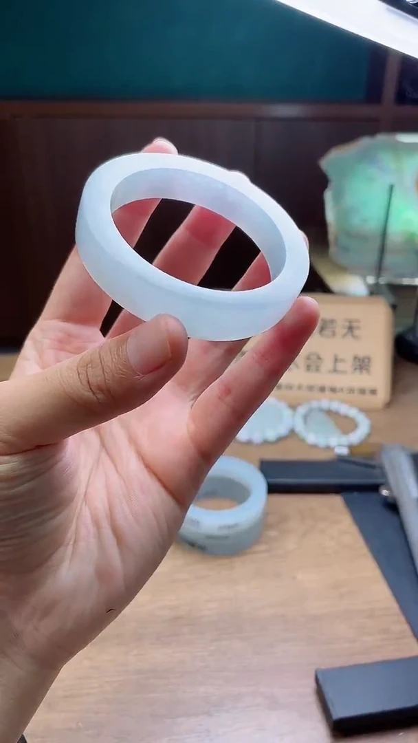 定制翡翠手镯未镶嵌定制