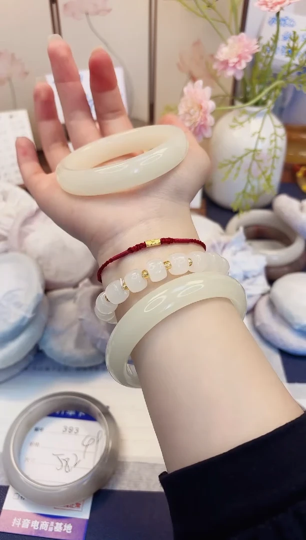 【闪购商品】石英质玉手镯未镶嵌394-玉兰白-圈口57
