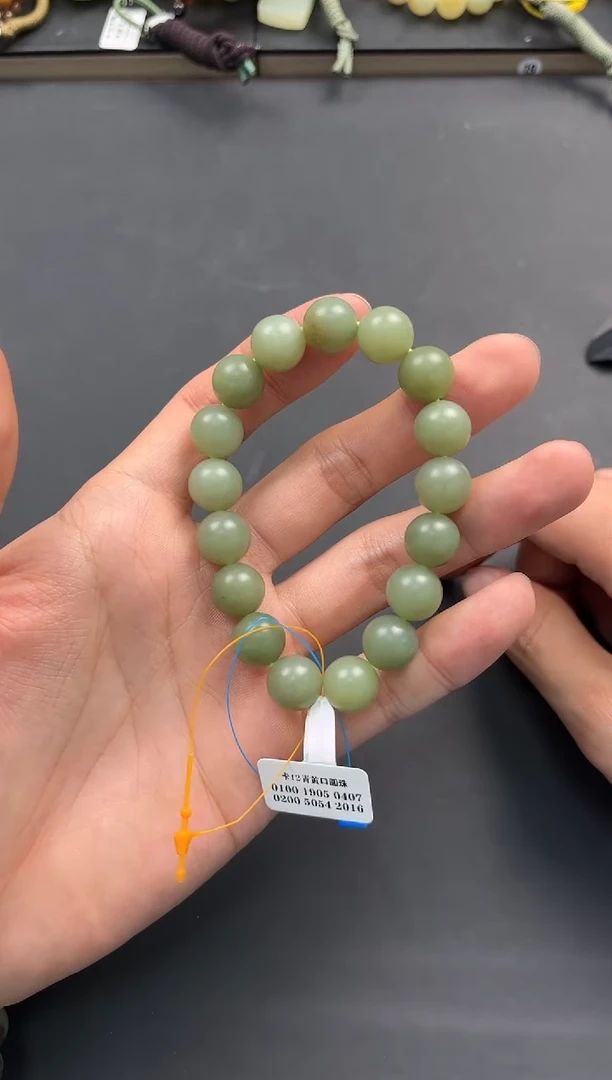 未镶嵌手串和田玉若羌青黄口手串卡12微色差