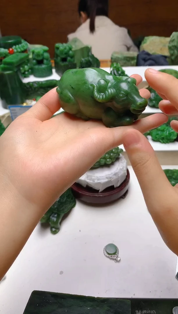 未镶嵌和田玉（碧玉）把件0