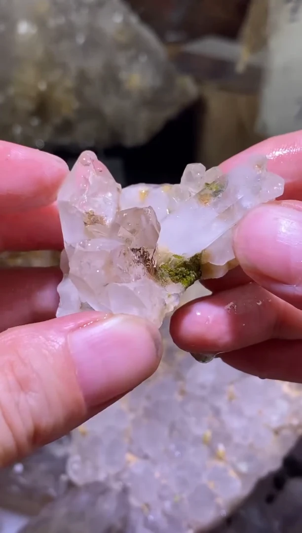 未镶嵌珠宝半成品水晶70号美姑超七花园水晶簇