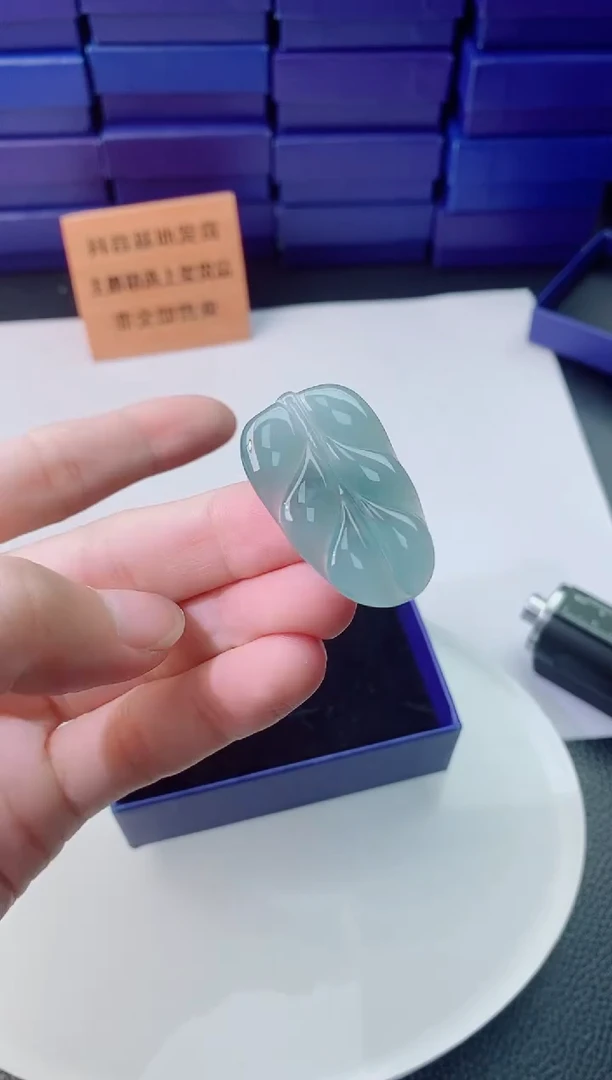 翡翠未镶嵌颈饰1111111111