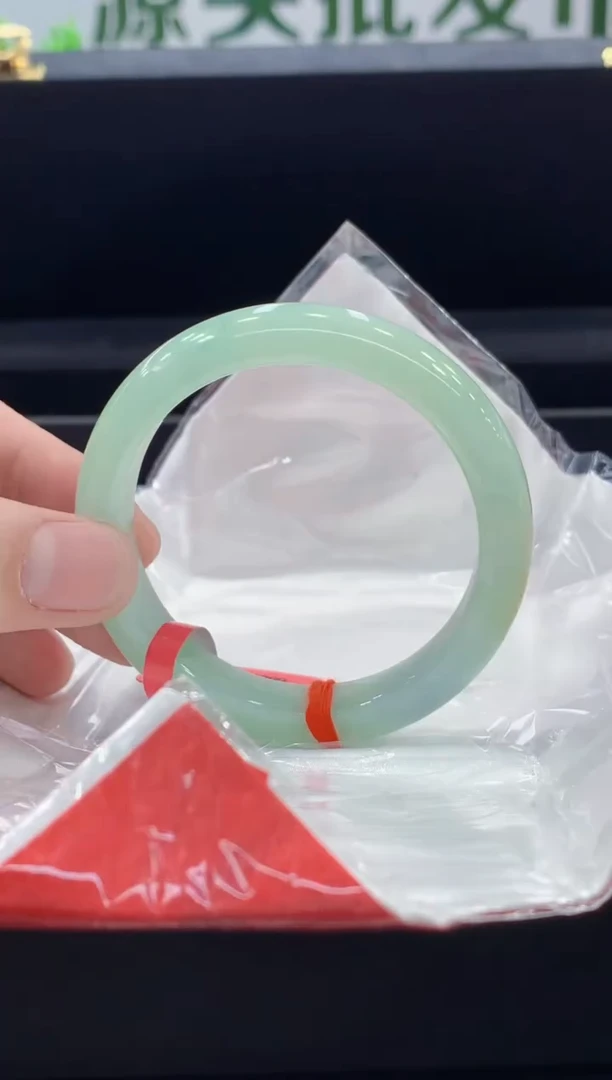 未镶嵌手镯翡翠翡翠手镯