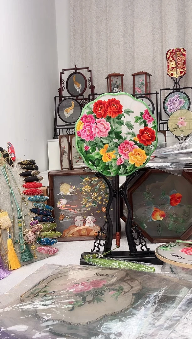 扇子苏绣作品手工团扇