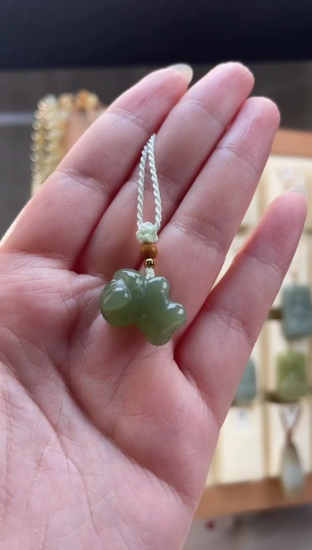 颈饰未镶嵌和田玉U*i小狗吊坠