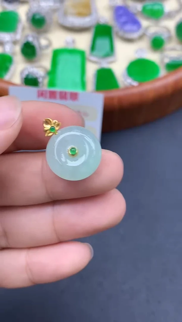 颈饰18K金镶嵌翡翠235-中国好珍宝