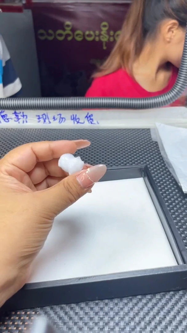 翡翠挂件未镶嵌127