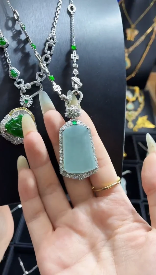 翡翠未镶嵌吊坠(不含链)天然翡翠a货 多样性发其一