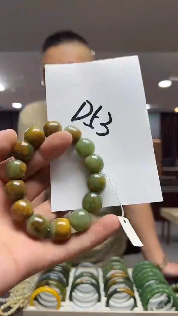 未镶嵌手链透闪石质玉多样性发货其中发一