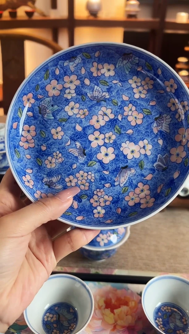 蓝地五彩蝶恋花壶承