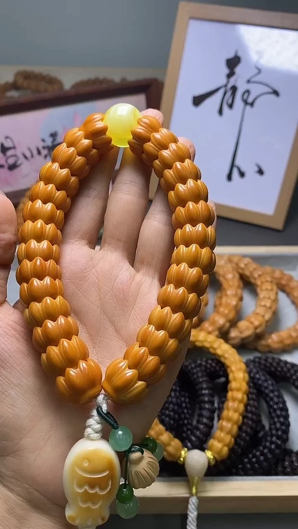 吊坠猴头核桃莲花手持
