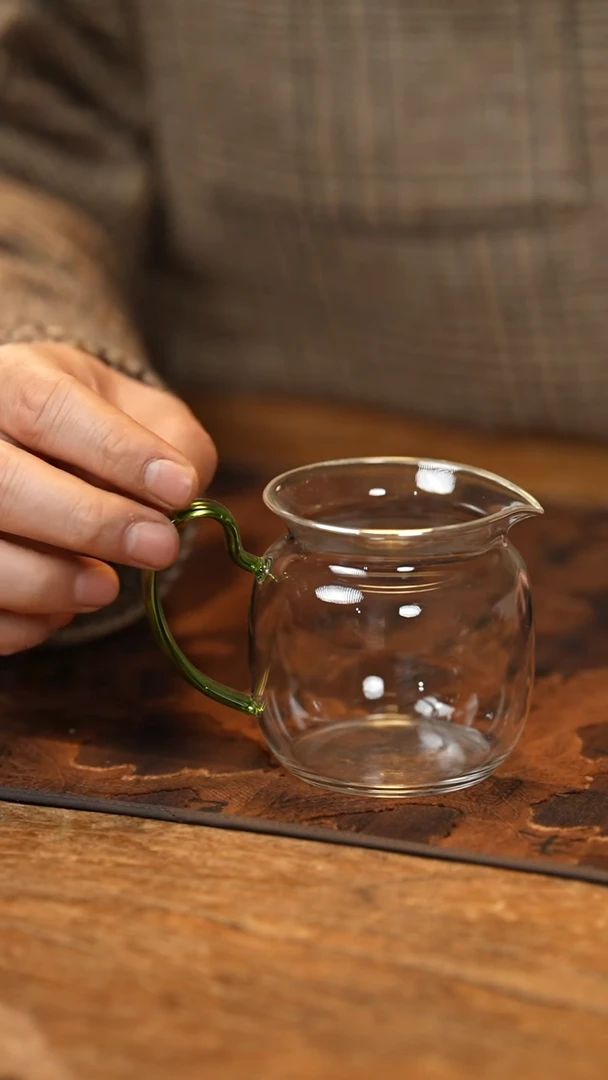 【闪购商品】【有茶器】青草绿包银高硼硅公道杯