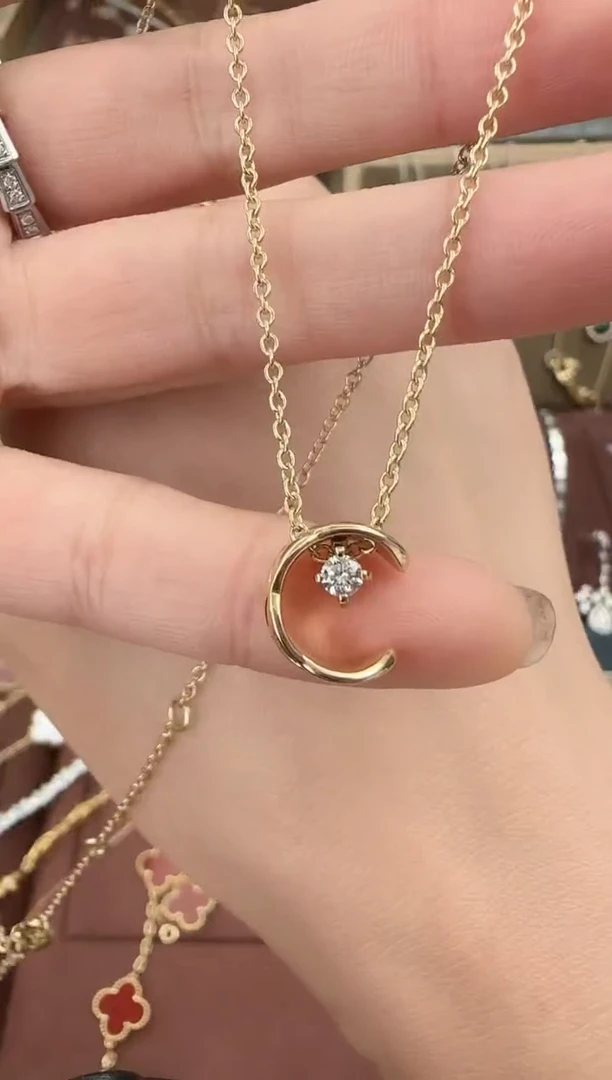 【闪购商品】钻石项链18K金镶嵌水冰月项链（6克多）