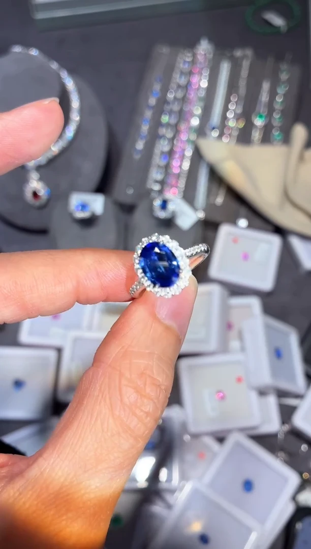 戒指蓝宝石18K金镶嵌【闪购】2.29ct/七天鉴赏