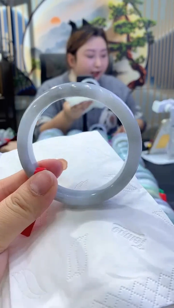 【闪购商品】翡翠手镯未镶嵌多人03860