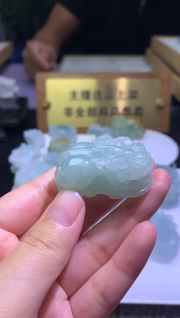 未镶嵌定制翡翠毛货