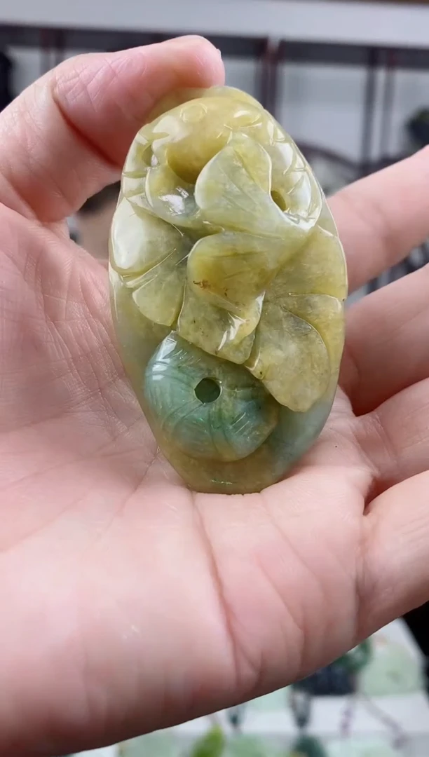 未镶嵌岫玉颈饰1